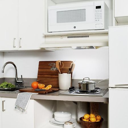 Intown Suites Extended Stay Houston Tx - Hobby Airport Bagian luar foto