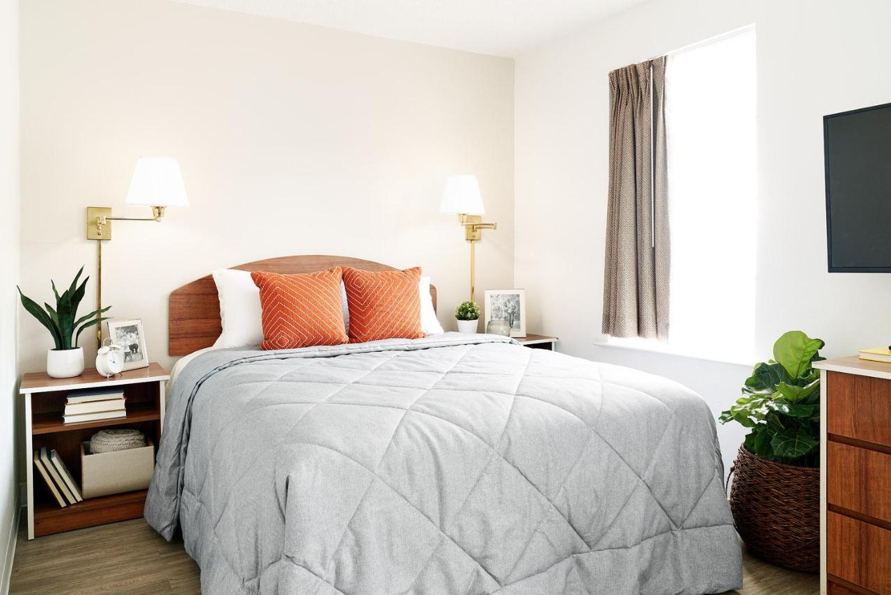 Intown Suites Extended Stay Houston Tx - Hobby Airport Bagian luar foto