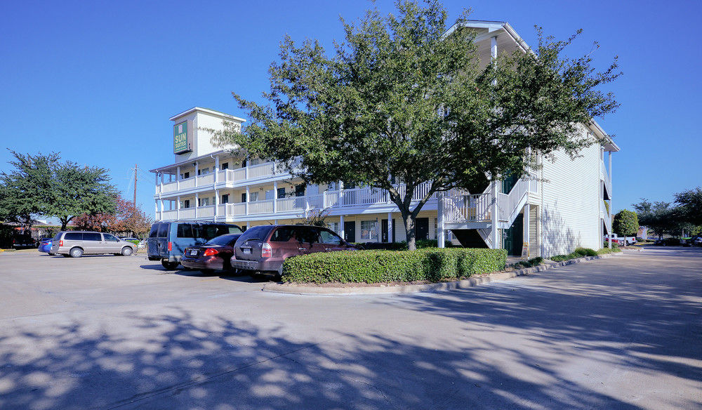 Intown Suites Extended Stay Houston Tx - Hobby Airport Bagian luar foto